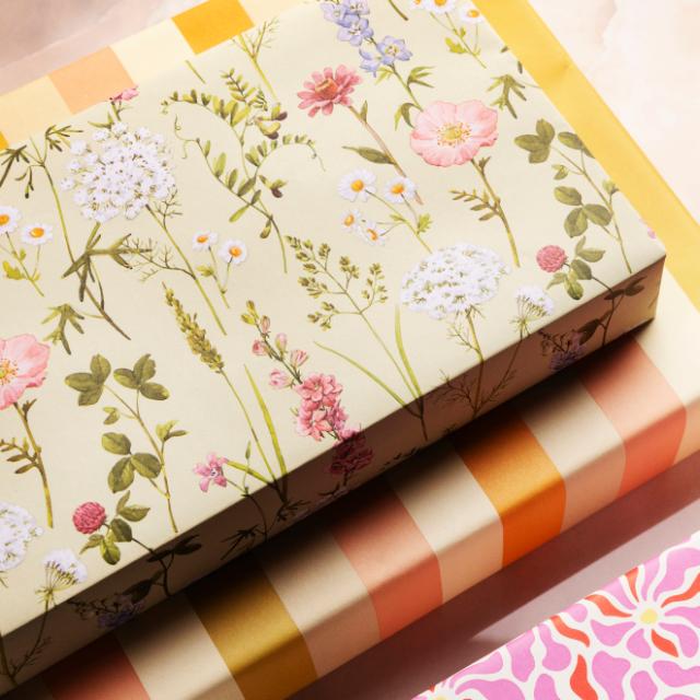 Geschenkpapier 3660 Festive Stripe 55 cm x 100 m