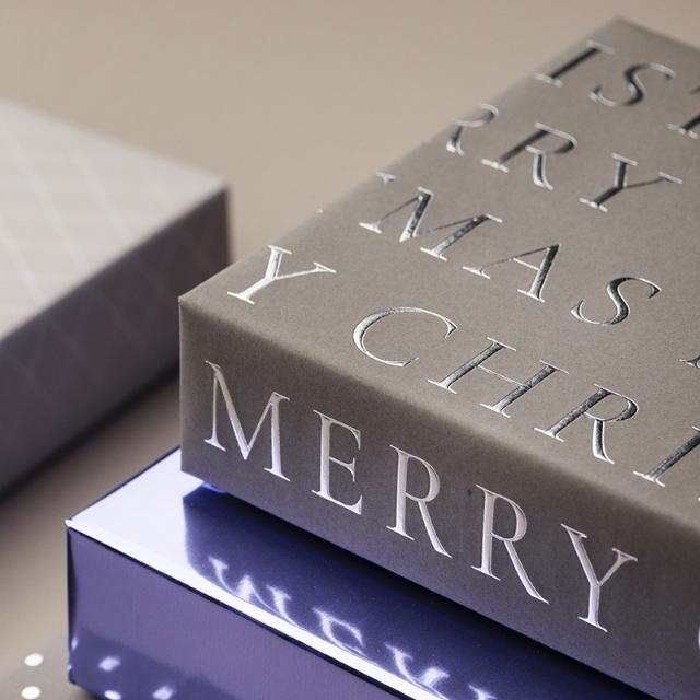 Weihnachtsgeschenkpapier 6508 Slender Merry Christmas Dark Grey 55 cm x 100 m