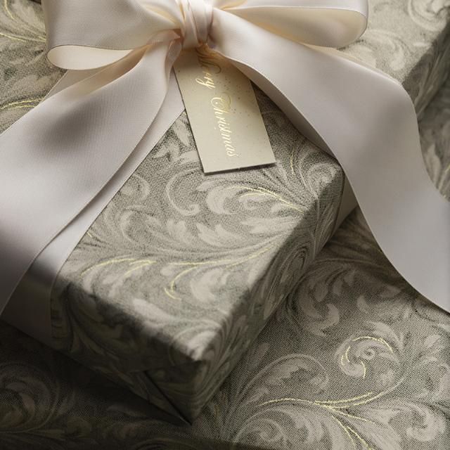 Weihnachtsgeschenkpapier 6544 Christmas Leaf Deep Sage 55 cm x 100 m
