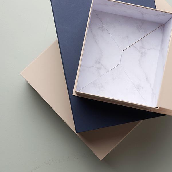 Magnetbox Blau w/Marmor 21 x 18 x 9,5 cm
