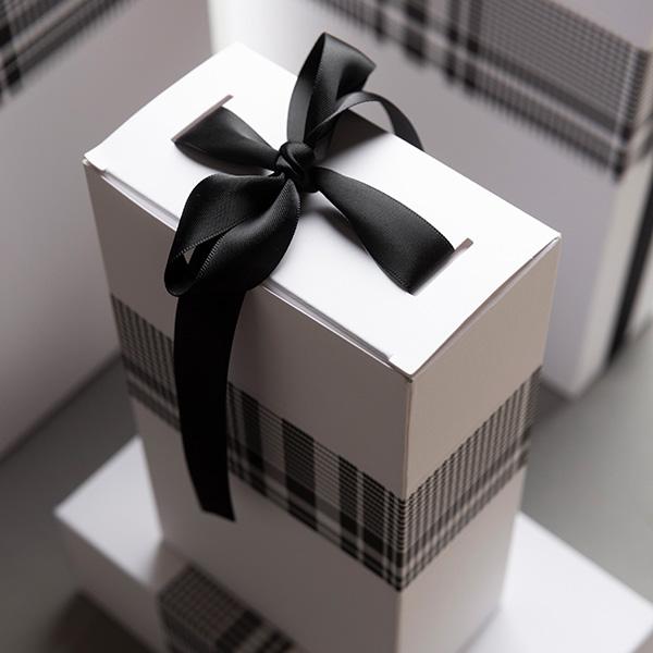 Giftbox White/checkered Top Closure S