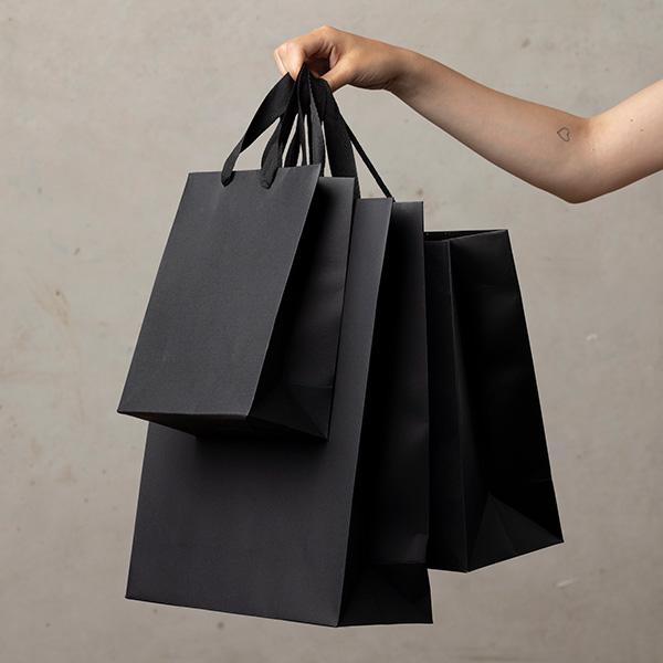 Luxustasche Kraftpapier geprägt Schwarz 25x10x32cm