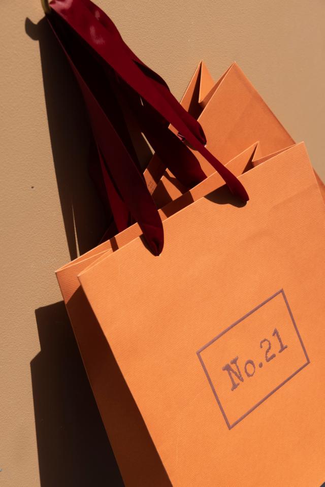 Die No.21 Kollektion von Embacollage bietet exklusive Luxustaschen.