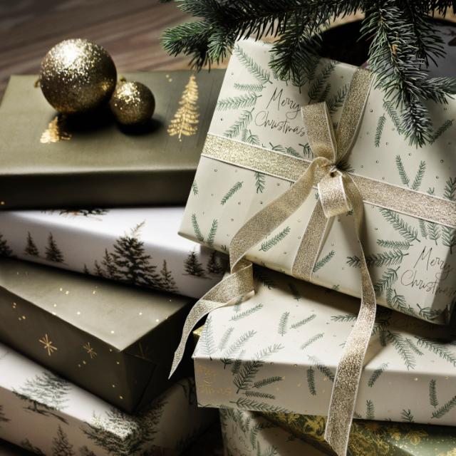 Weihnachtsgeschenkpapier 2025 - Embacollage
